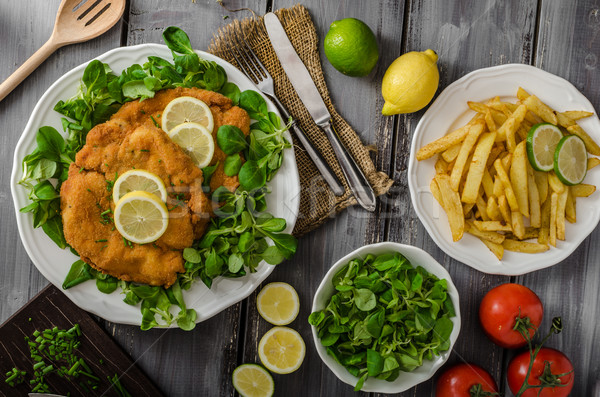 Maison frites citrons tomates laitue salade [[stock_photo]] © Peteer