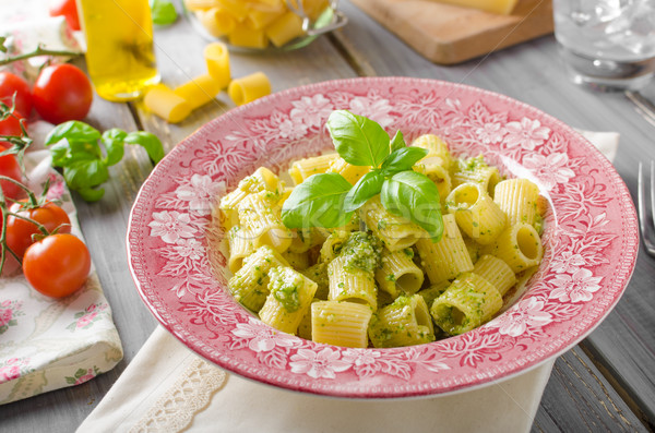 Pesto heerlijk basilicum olijfolie noten parmezaan Stockfoto © Peteer