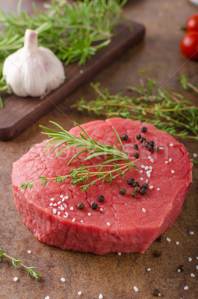Wołowiny mięsa surowy zioła pikantny żywności Zdjęcia stock © Peteer