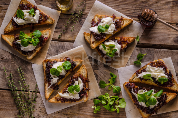 Rustik tost soğan keçi peyniri sarımsak otlar Stok fotoğraf © Peteer