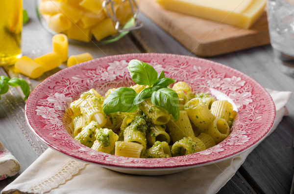 Pesto heerlijk basilicum olijfolie noten parmezaan Stockfoto © Peteer
