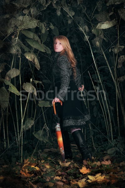 Dziewczyna uruchomiony lasu piękna dziewczyna kobieta zielone Zdjęcia stock © PetrMalyshev