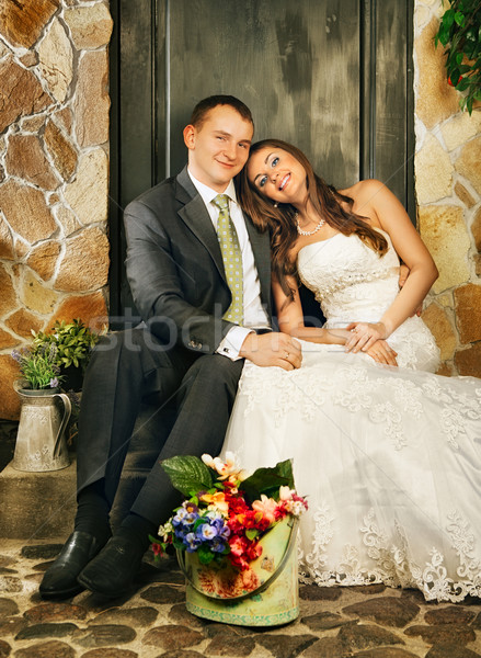 Bruid bruidegom charmant veranda huis bloemen Stockfoto © PetrMalyshev