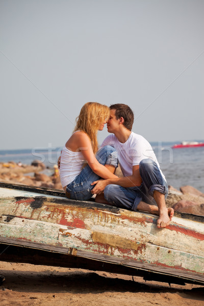 Stock foto: Paar · Sitzung · alten · Boot · kiss