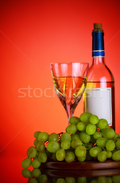 ボトル ガラス ワイン ブドウ 赤 ストックフォト © PetrMalyshev