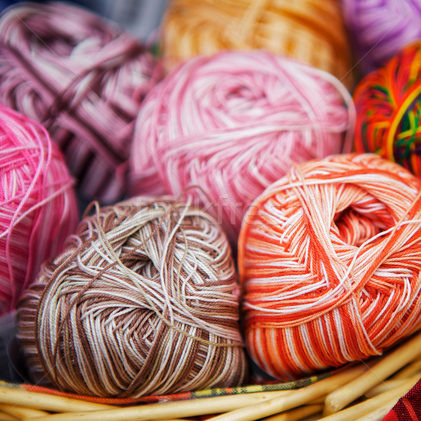 針織的 羊毛 籃 木 商業照片 © PetrMalyshev