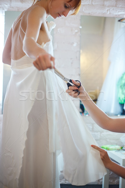 Stock foto: Braut · Workshop · schöne · Frau · weiß · Hochzeitskleid · Nähen