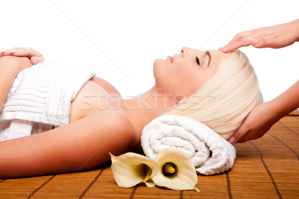 Pihenés masszázs fürdő gyönyörű fiatal nő megnyugtató Stock fotó © phakimata