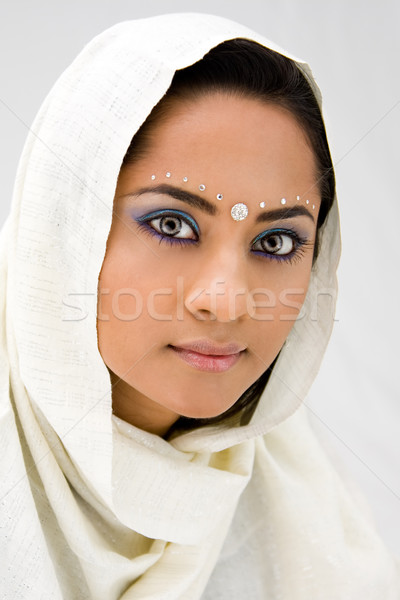 [[stock_photo]]: Femme · écharpe · belle · femme · blanche · tête · isolé