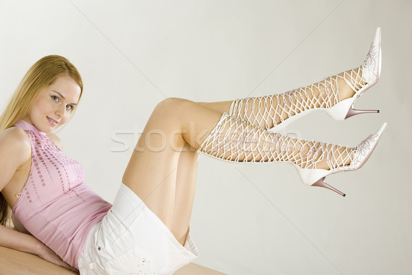 Vrouw vloer jonge alleen jeugd vrouwelijke Stockfoto © phbcz