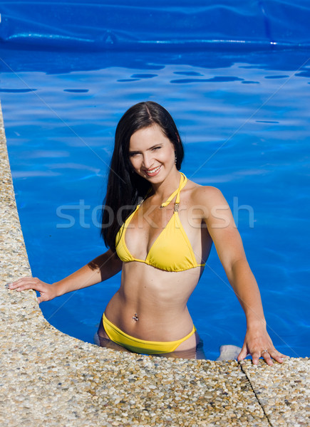 Stock fotó: Nő · úszómedence · víz · bikini · pihen · fiatal