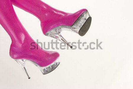 Detail Frau tragen extravagant rosa Stiefel Stock foto © phbcz