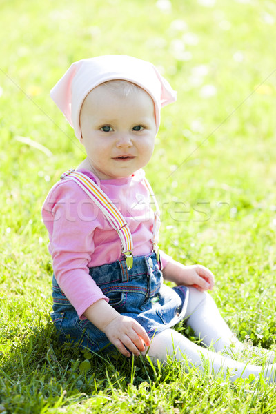 Portrait fille séance pelouse enfant [[stock_photo]] © phbcz