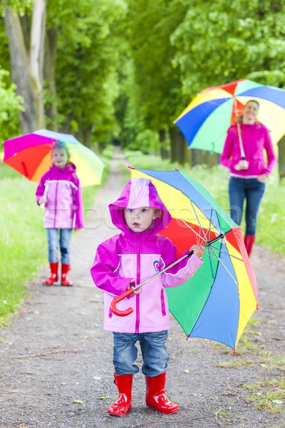 母親 雨傘 春天 胡同 女子 孩子 商業照片 © phbcz
