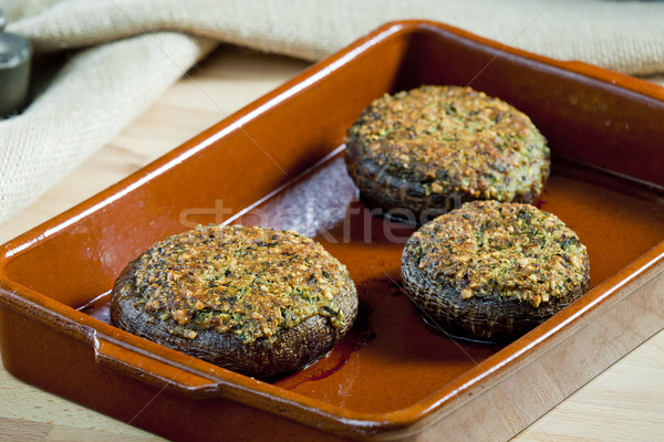 Yer fıstığı karışım mantar yemek yemek Stok fotoğraf © phbcz