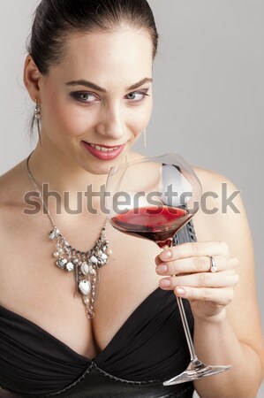 Retrato vidrio vino tinto mujer negro Foto stock © phbcz