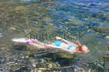 Kleines Mädchen Schnorcheln Meer Mädchen Kind Stock foto © phbcz