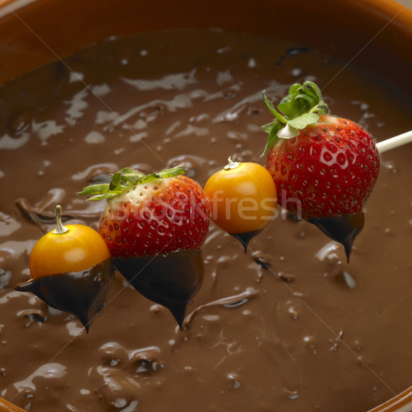 Chocolate frutas postre comer dulces fresas Foto stock © phbcz