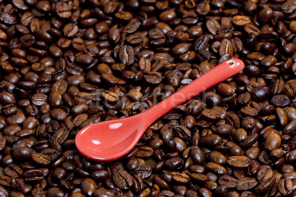 Foto d'archivio: Cucchiaino · da · tè · chicchi · di · caffè · rosso · cafe · oggetto · rosolare