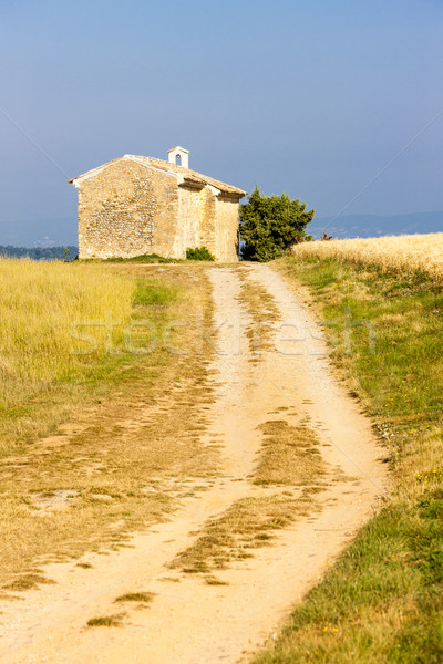 Cappella grano campo plateau chiesa viaggio Foto d'archivio © phbcz