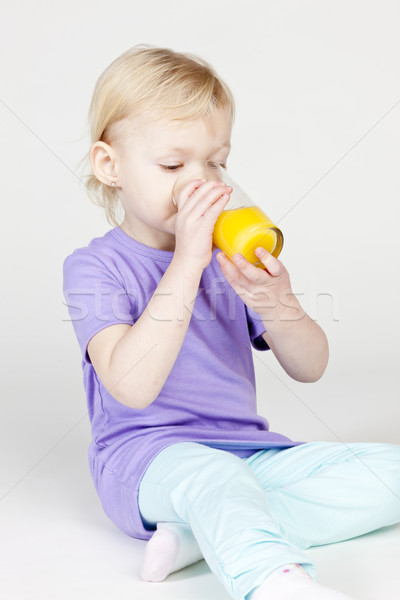 Stockfoto: Meisje · drinken · sinaasappelsap · meisje · kind · drinken