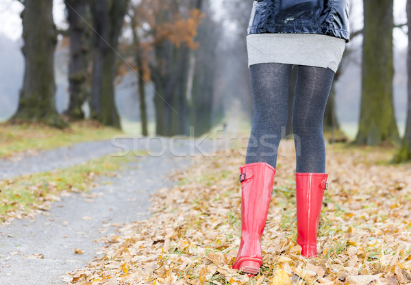 Detail Frau tragen Gummistiefel Frauen Mode Stock foto © phbcz