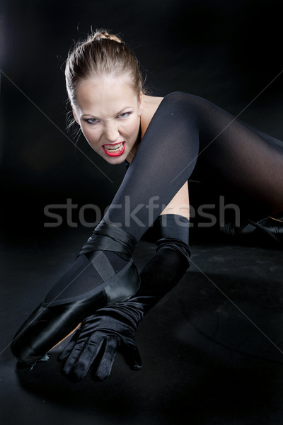 Portret balletdanser zwarte kleding vrouwen dans Stockfoto © phbcz