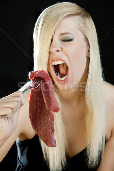 Portret vrouw ruw vlees voedsel alleen Stockfoto © phbcz