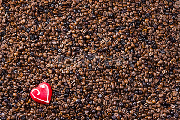 Natureza morta grãos de café marzipan coração comida vermelho Foto stock © phbcz