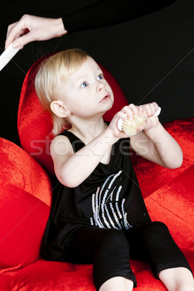 Portré kislány hajkefe lány gyermek szépség Stock fotó © phbcz
