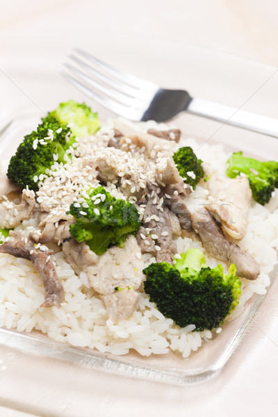 Varkensvlees vlees broccoli rijst plaat plantaardige Stockfoto © phbcz