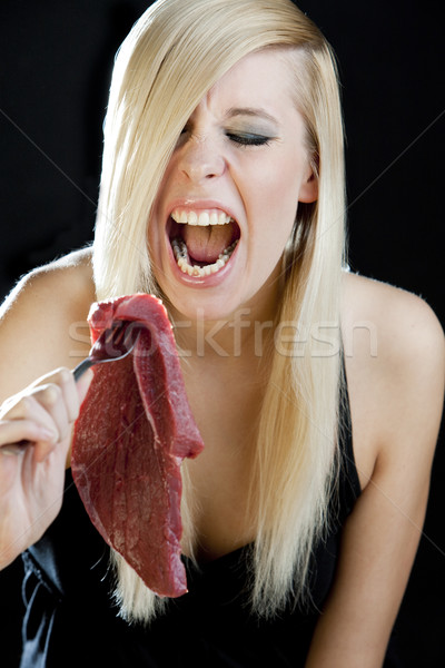 Portret vrouw ruw vlees voedsel alleen Stockfoto © phbcz