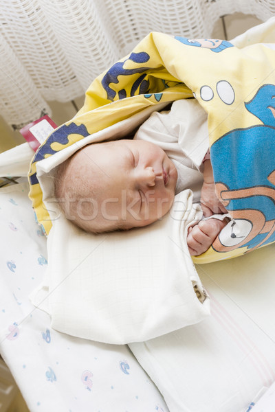Retrato recién nacido maternal hospital nina Foto stock © phbcz