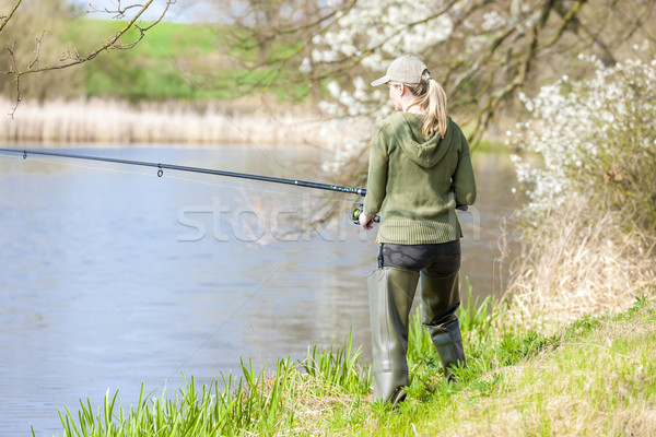 Сток-фото: женщину · рыбалки · пруд · весны · женщины · расслабиться
