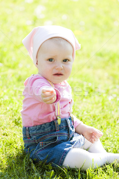 Portrait fille séance pelouse enfant [[stock_photo]] © phbcz