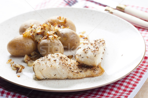 Cominho peixe prato garfo vegetal batata Foto stock © phbcz
