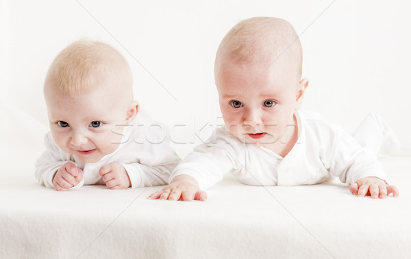 Vier maanden oude baby meisje kind Stockfoto © phbcz