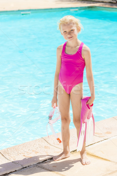 Dziewczynka snorkeling wyposażenie basen dziewczyna sportu Zdjęcia stock © phbcz