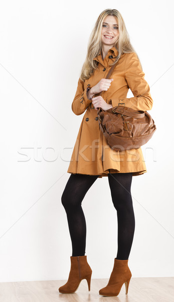 Stockfoto: Permanente · vrouw · jas · modieus · bruin