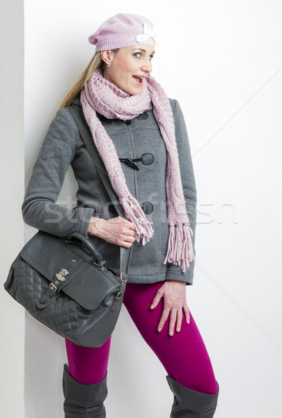 Portrait femme hiver vêtements sac à main [[stock_photo]] © phbcz