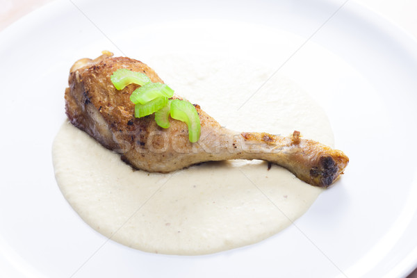 Poulet jambe céleri sauce plaque repas Photo stock © phbcz