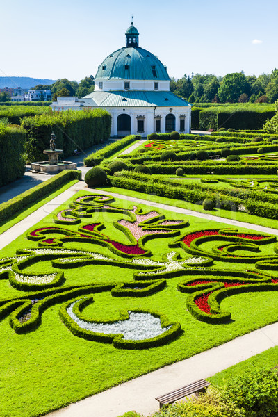 [[stock_photo]]: Jardin · de · fleurs · palais · République · tchèque · fleur · bâtiment · Voyage