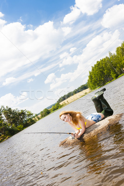 Stockfoto: Jonge · vrouw · vissen · vijver · zomer · vrouw · bikini