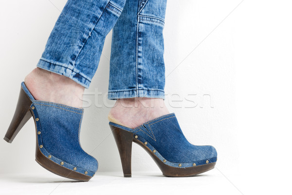 Szczegół kobieta denim kobiet nogi Zdjęcia stock © phbcz