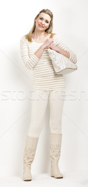 Stock foto: Stehen · Frau · tragen · Sommer · Stiefel · Handtasche