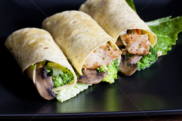 Stockfoto: Tortilla · kip · vlees · groenten · maaltijd · binnenkant