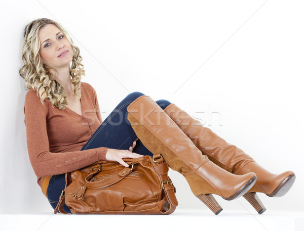 Sitzung Frau tragen Mode braun Stiefel Stock foto © phbcz