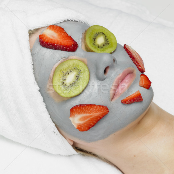 Kobieta maska twarz piękna truskawki młodych Zdjęcia stock © phbcz