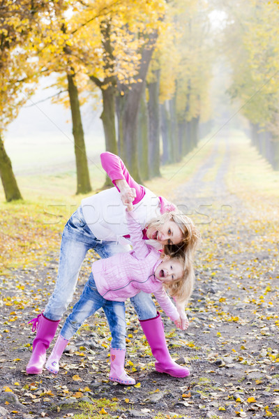 Moeder dochter steegje vrouw kind Stockfoto © phbcz