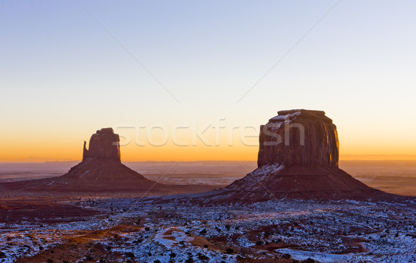 Stockfoto: Zonsopgang · vallei · park · natuur · sneeuw · silhouet